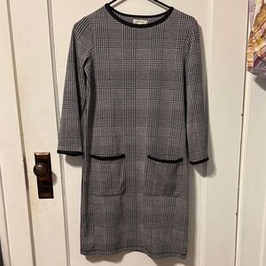 Max Studio Black and White Checkered Long Sleeve Dress